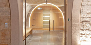 Allgood_Bath_Abbey_casestudy-400x415-3-e20c0217