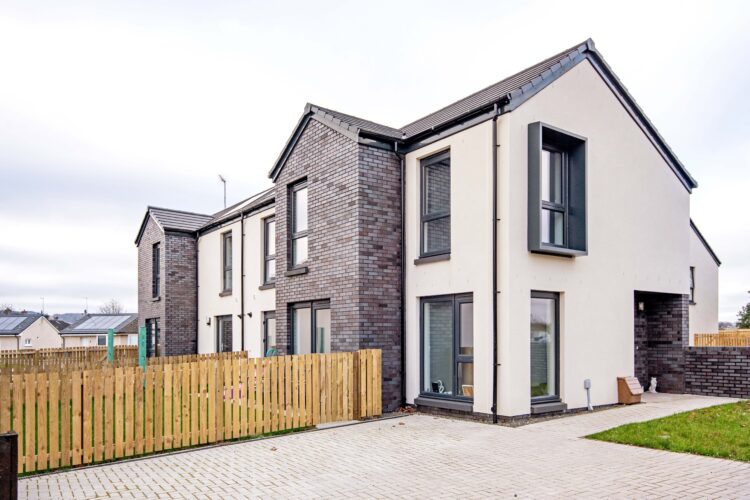 JR GROUP - St Ninians Crescent, Paisley (13 of 39)-356d5037