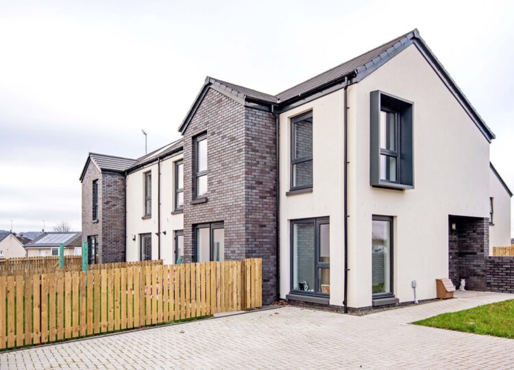 JR GROUP - St Ninians Crescent, Paisley (13 of 39)-356d5037